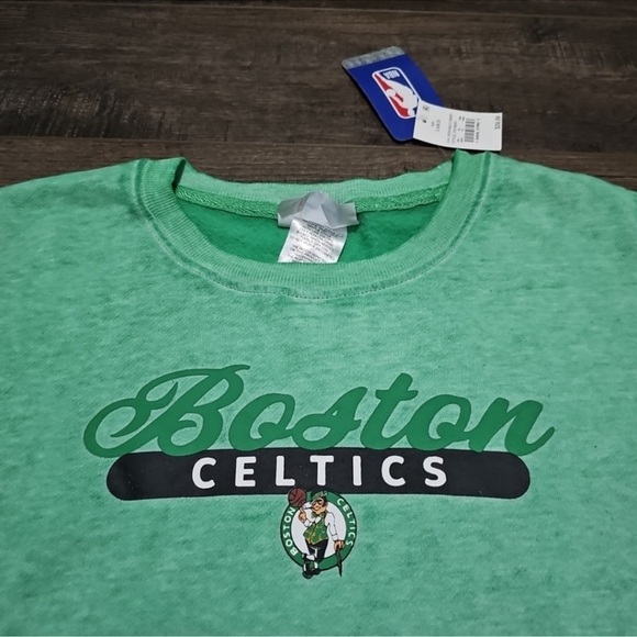 NBA Boston Celtics Women's Heathered Crew Neck Sweatshirt New With Tags - Picture 7 of 9
